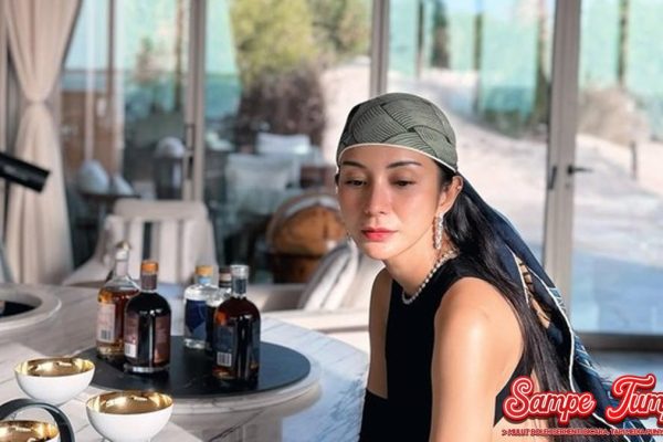 Momen Elegan Kirana Larasati Santap Kuliner di Red Sea