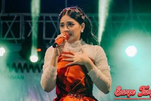 Lidya Mayangsari dan 1 Ritual baru Sebelum Manggung Lidya Mayangsari dan 1 Ritual baru Sebelum Manggung