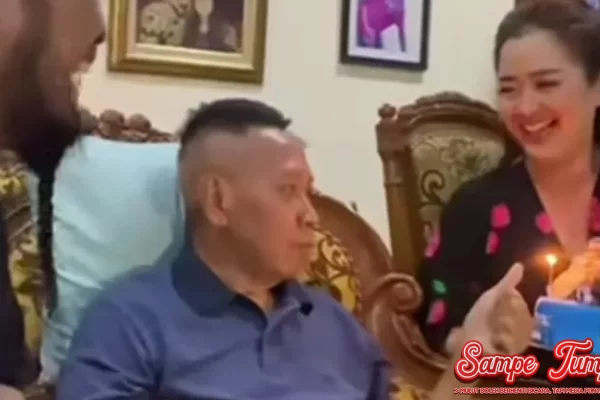62 Tahun Tukul Arwana Masih Tampil Super Segar 62 Tahun Tukul Arwana Masih Tampil Super Segar