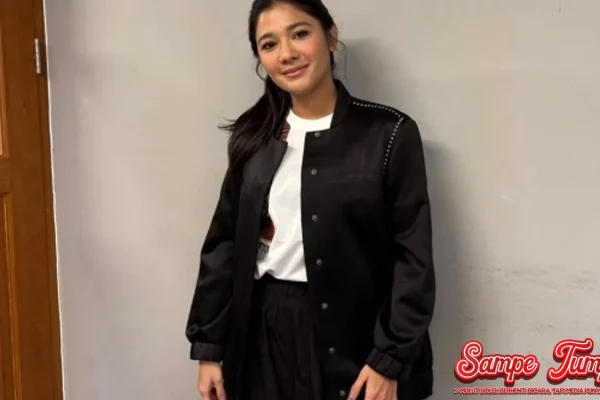 Naysilla Mirdad Air Mata 777, Pujian Bunda Corla Indah