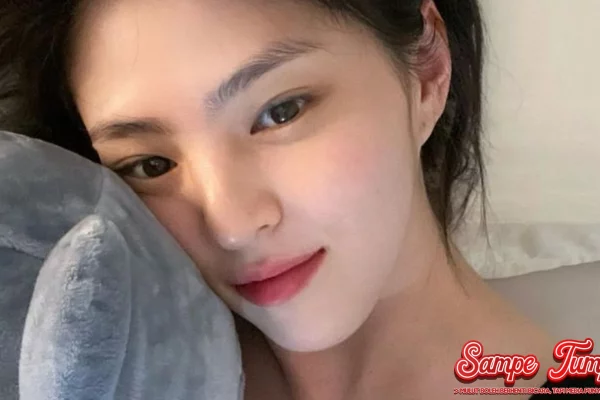 Han So Hee Curi Hati Pesona Bare Face di 5 Pemotretan!