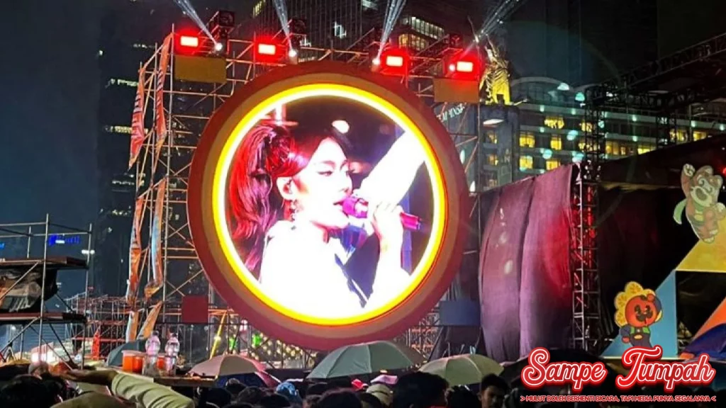 Tahun Baru di HI, Marion Jola Bikin 4 Goyang Bundaran! 2 Tahun Baru di HI, Marion Jola Bikin 4 Goyang Bundaran!