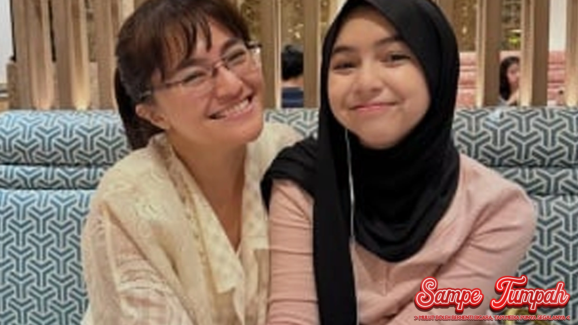 Marshanda Penuh 4 Komentari Sienna Lepas Hijab